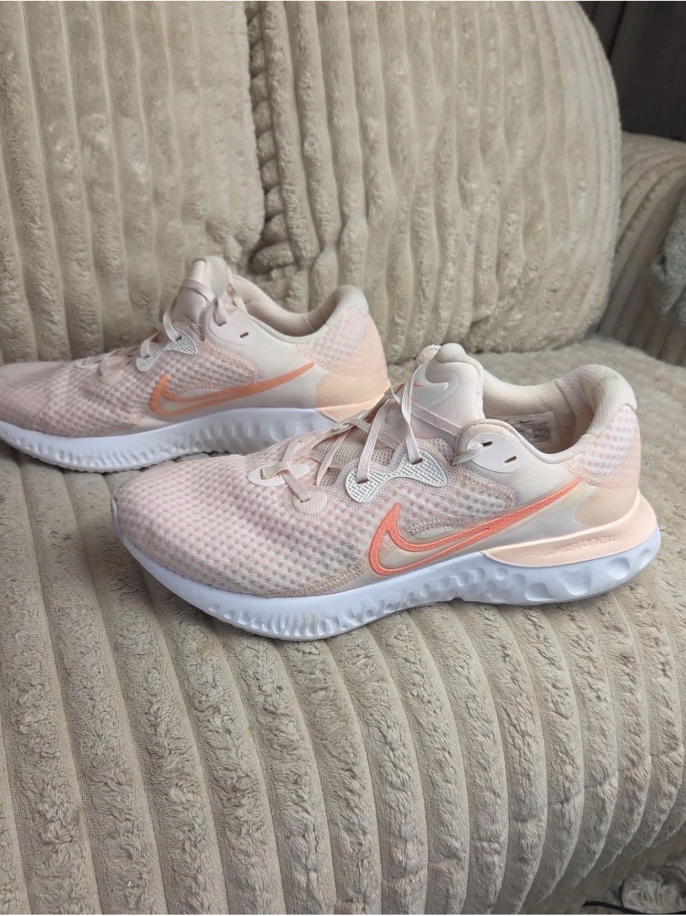 Nike Renew Run Women's Running Shoes Mesh Pink Orange Athletic Sneakers Size 11 - Picture 2 of 9